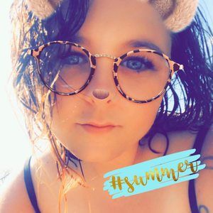 Meet your Posher, Kacey